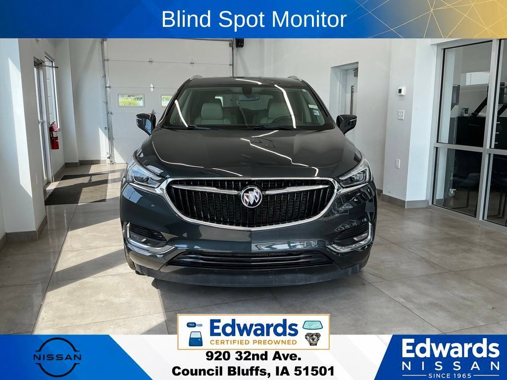 Used 2021 Buick Enclave Essence w/ Sound and Sites Package AWD/4WD image 3