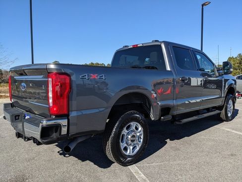Used 2025 Ford F250 XLT image 18