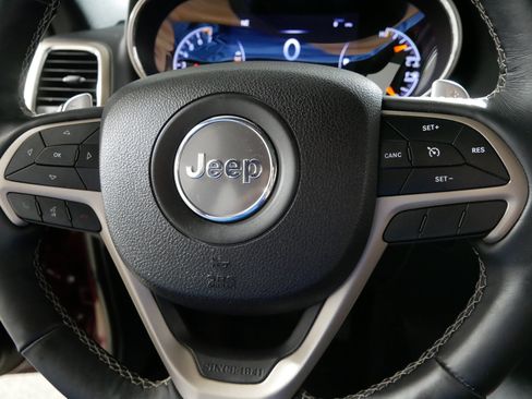 Used 2017 Jeep Grand Cherokee Limited w/ Luxury Group II AWD/4WD image 25