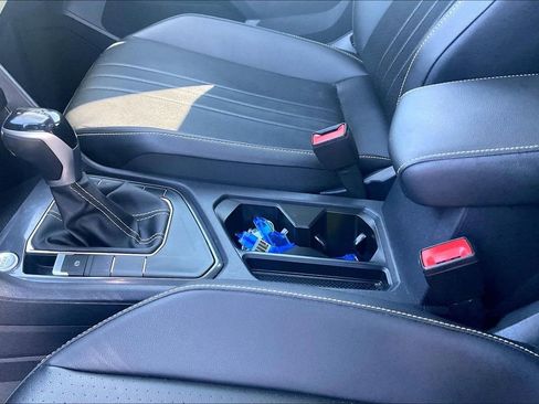 Used 2022 Volkswagen Tiguan SE w/ Panoramic Sunroof Package image 21