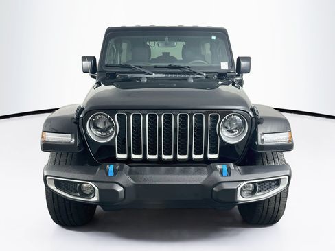 Used 2023 Jeep Wrangler Unlimited Sahara w/ Cold Weather Group AWD/4WD image 2