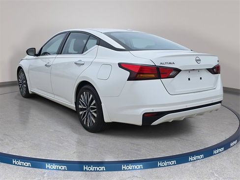 Used 2024 Nissan Altima 2.5 SV image 8
