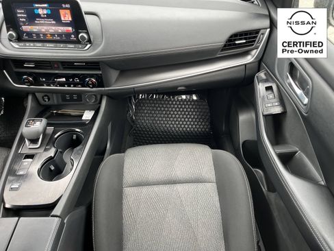 Certified 2025 Nissan Rogue SV FWD image 15
