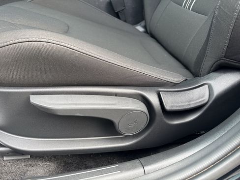Used 2024 Hyundai Elantra SEL w/ Convenience Package FWD image 8