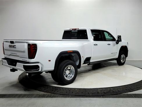 New 2026 GMC Sierra 3500 Denali w/ Denali Reserve Package image 7