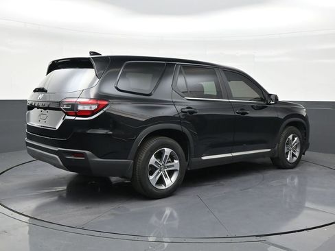 Used 2025 Honda Pilot EX-L image 5