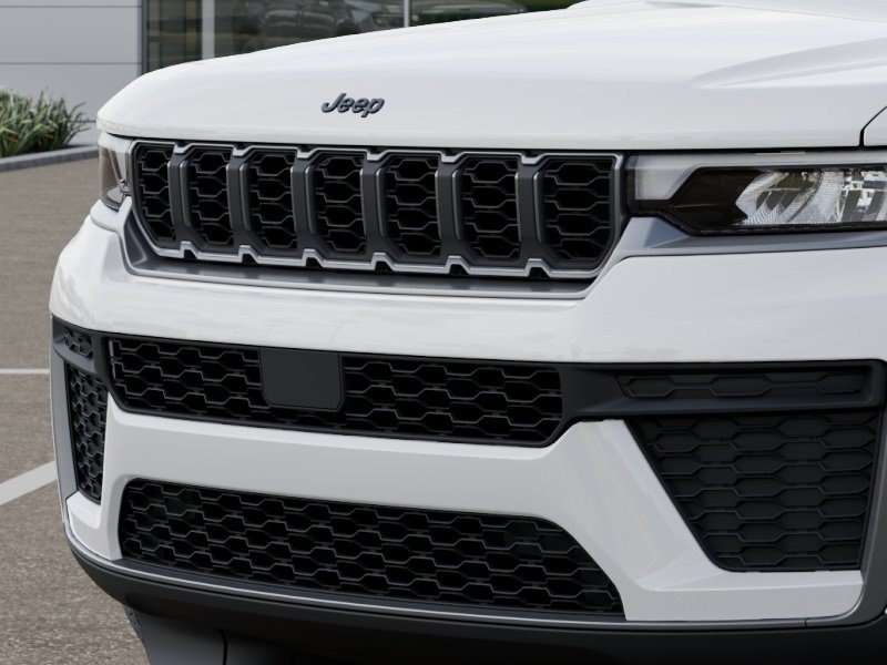 New 2027 Jeep Grand Cherokee Altitude RWD image 12