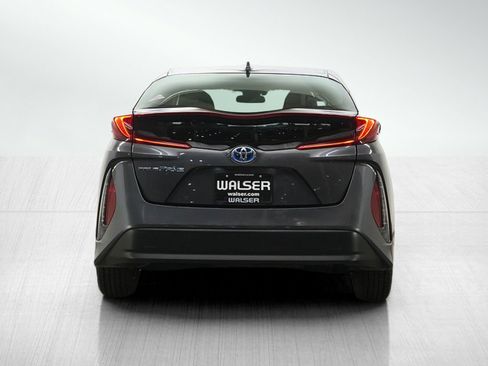 Used 2017 Toyota Prius Prime Premium image 4