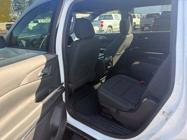 Certified 2025 Chevrolet Traverse LT FWD image 11
