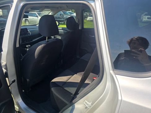 Used 2024 Nissan Rogue SV AWD/4WD image 29