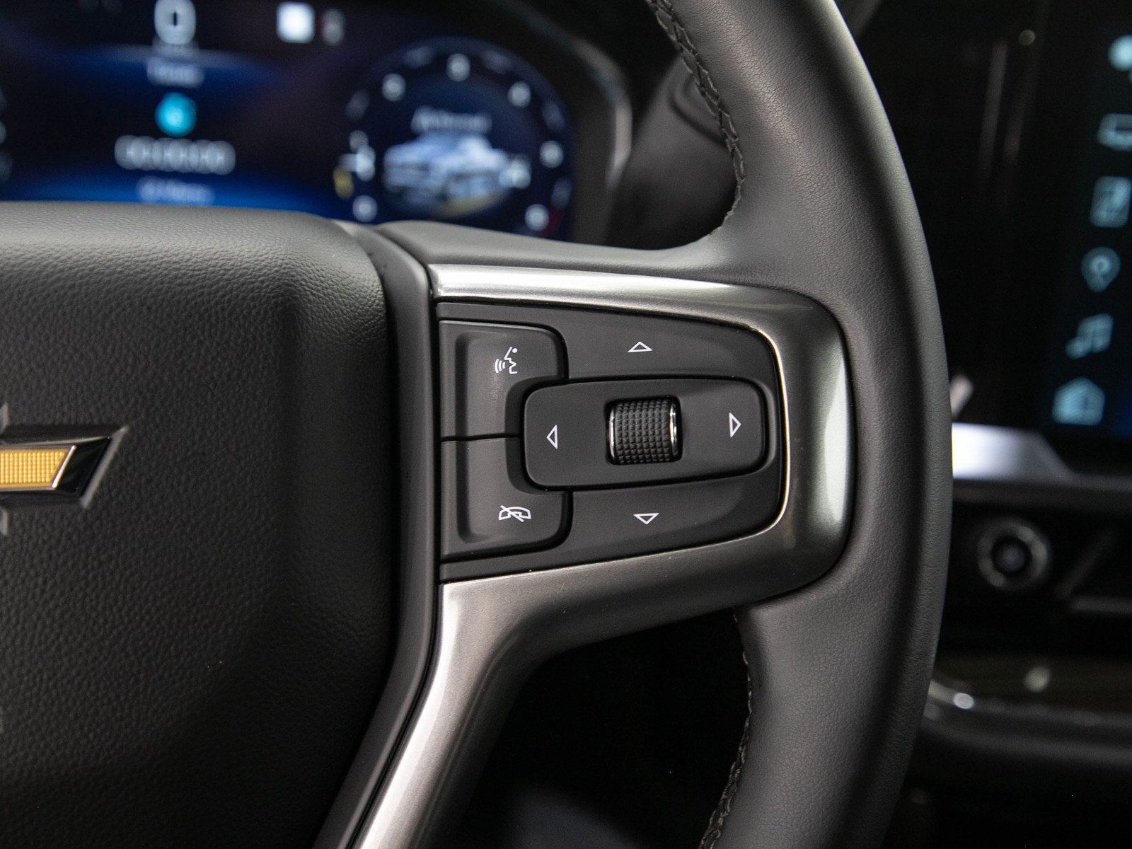 Used 2023 Chevrolet Silverado 1500 LT AWD/4WD image 27