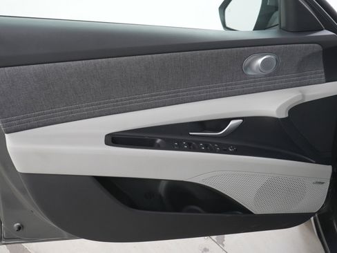 Used 2026 Hyundai Elantra Limited FWD image 19
