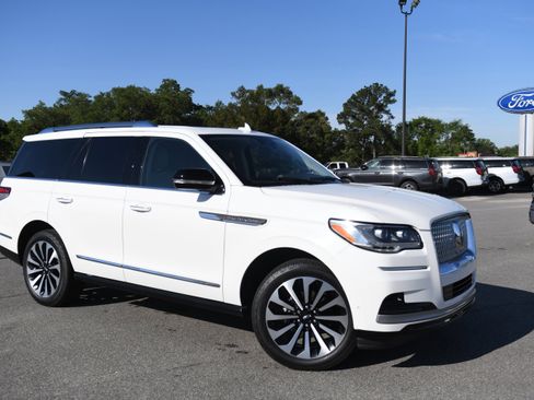 Used 2022 Lincoln Navigator Reserve AWD/4WD image 1