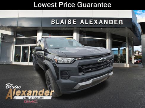 Used 2023 Chevrolet Colorado Trail Boss w/ Advanced Trailering Package AWD/4WD image 1