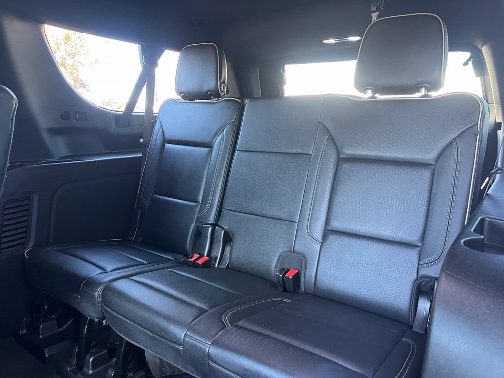 Used 2021 Chevrolet Suburban Premier AWD/4WD image 17