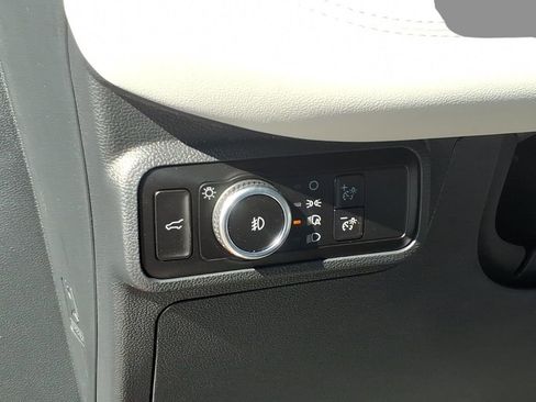 New 2026 Ford Explorer Platinum image 19