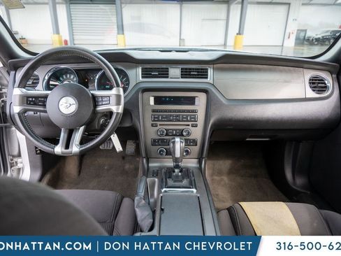 Used 2013 Ford Mustang Convertible image 3