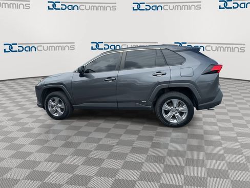 Used 2022 Toyota RAV4 LE AWD/4WD image 5