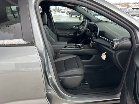 New 2026 Chevrolet Equinox LT w/ Convenience Package II image 32