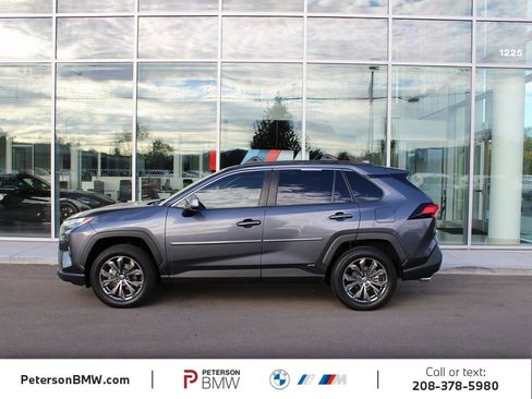 Used 2023 Toyota RAV4 XLE Premium image 8