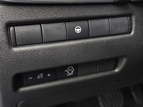 Certified 2023 Nissan Rogue SV FWD image 18