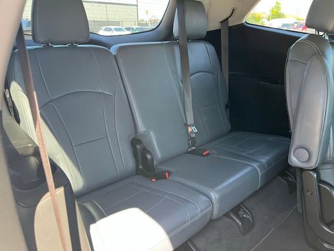 Used 2020 Buick Enclave Essence w/ Sound and Sites Package image 15