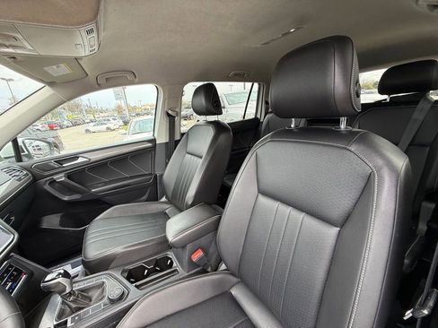 Used 2022 Volkswagen Tiguan SE image 13