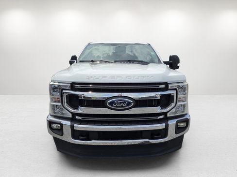 Used 2022 Ford F250 XLT w/ XLT Value Package AWD/4WD image 2