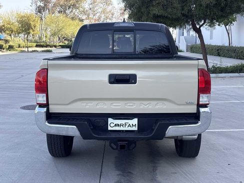Used 2017 Toyota Tacoma SR5 w/ Tow Package RWD image 4