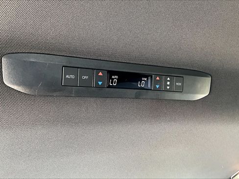 Used 2025 Toyota Sienna XSE FWD image 35