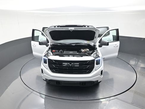 Used 2025 GMC Sierra 1500 Elevation w/ Preferred Package image 12