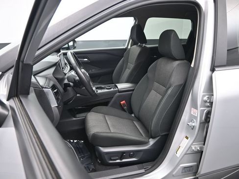 Used 2025 Nissan Rogue SV AWD/4WD image 22