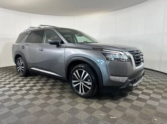 Used 2023 Nissan Pathfinder Platinum w/ Cargo Package video 2