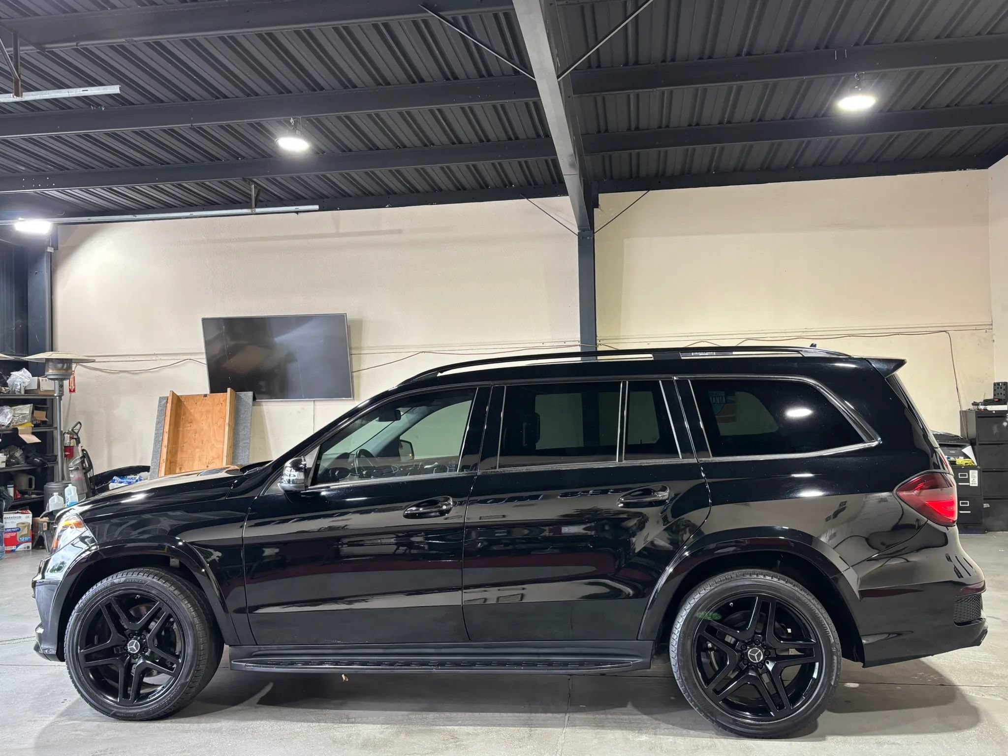 Used 2015 Mercedes-Benz GL 550 4MATIC image 9
