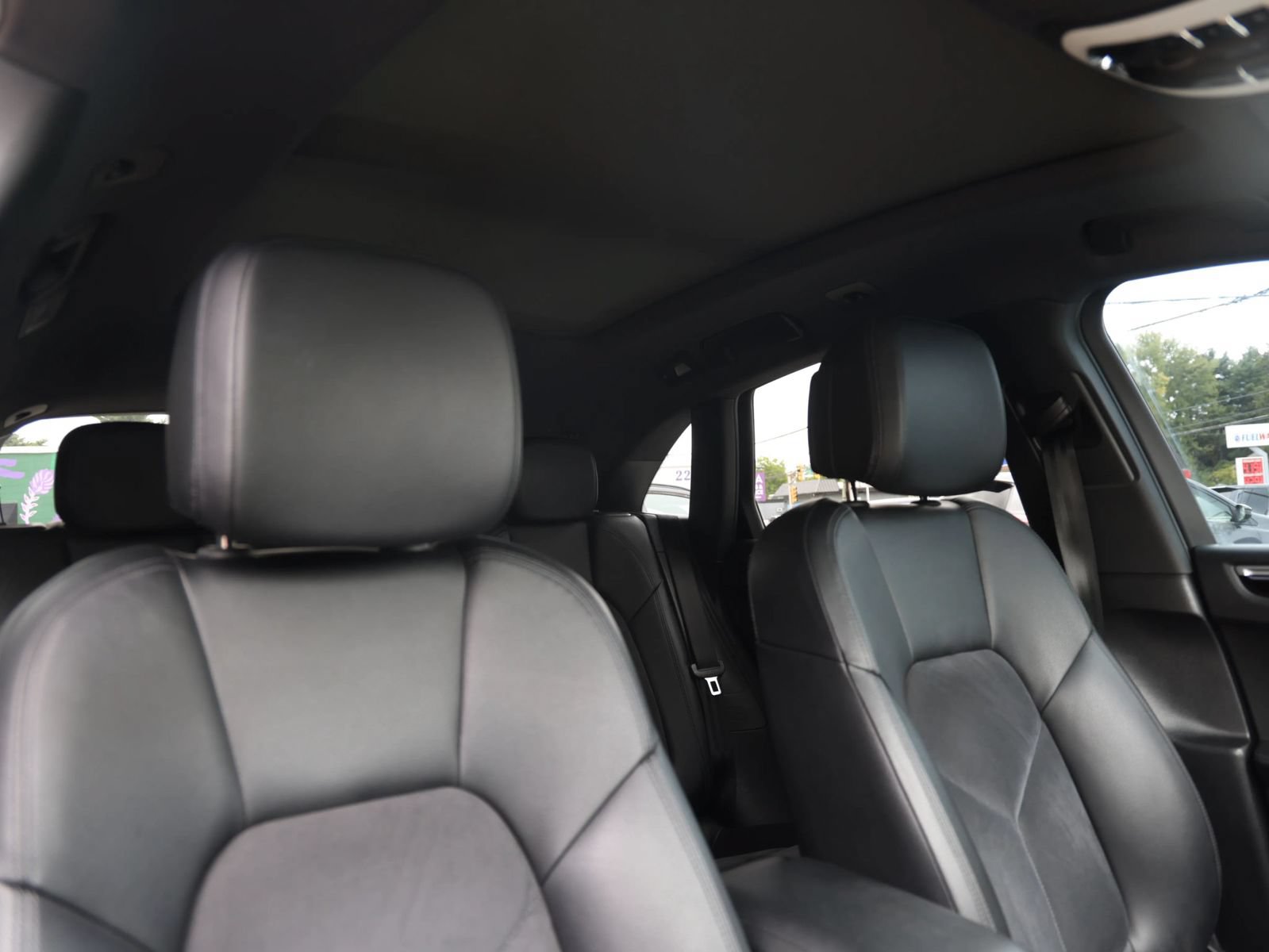 Used 2019 Porsche Macan AWD/4WD image 24