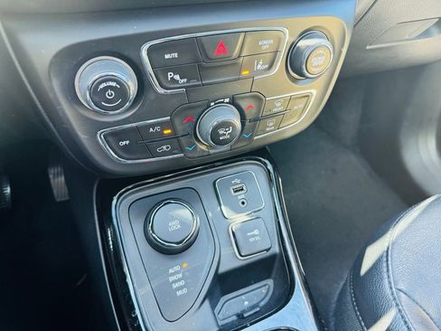 Used 2018 Jeep Compass Limited w/ Navigation Group image 21