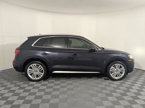 Used 2020 Audi Q5 2.0T Premium Plus w/ Premium Plus Package image 4
