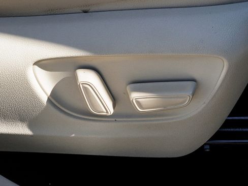 Used 2022 Toyota Highlander Platinum AWD/4WD image 28