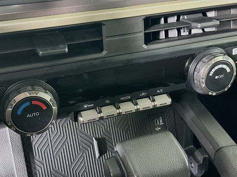 Used 2025 Toyota Tacoma TRD Sport image 23