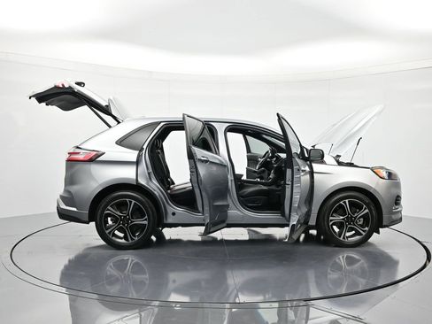 Used 2020 Ford Edge ST image 48