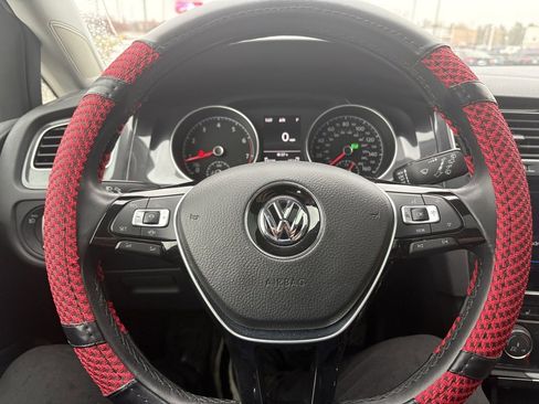 Used 2019 Volkswagen Golf SE w/ Driver Assistance Package image 14