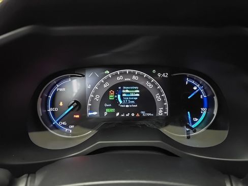 Used 2022 Toyota RAV4 SE w/ Weather & Moonroof Package AWD/4WD image 22