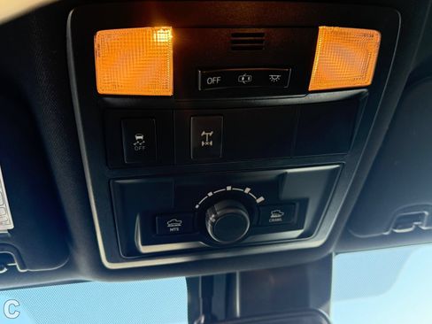 Used 2019 Toyota Tacoma TRD Off-Road w/ Technology Package AWD/4WD image 23