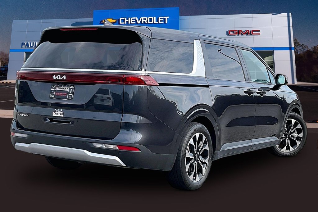 Used 2024 Kia Carnival EX FWD image 7