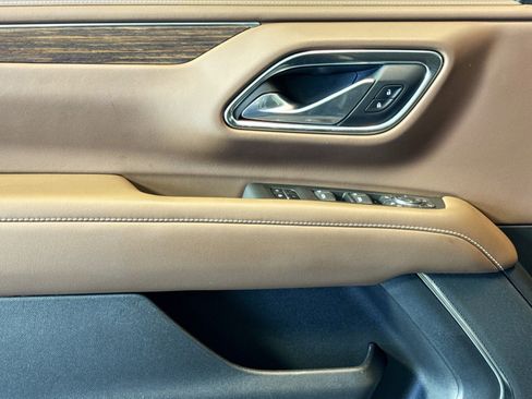 Used 2022 Chevrolet Tahoe High Country image 11