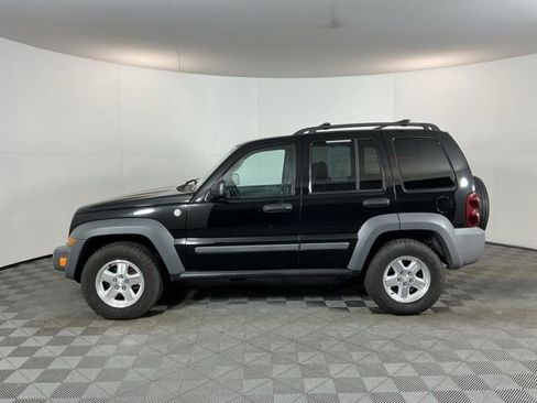 Used 2005 Jeep Liberty Sport AWD/4WD image 8