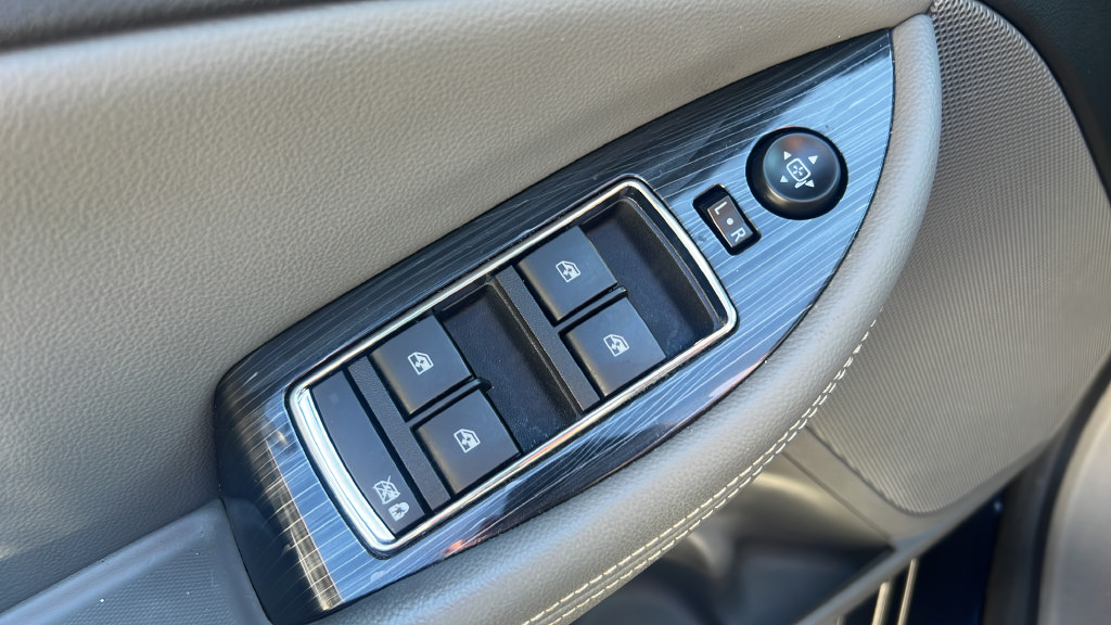 Used 2019 Chevrolet Impala LT FWD image 26