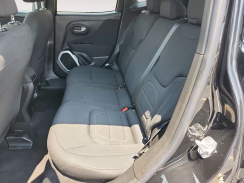 Used 2018 Jeep Renegade Latitude w/ Cold Weather Group AWD/4WD image 13