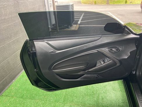 Used 2018 Chevrolet Camaro SS RWD image 22