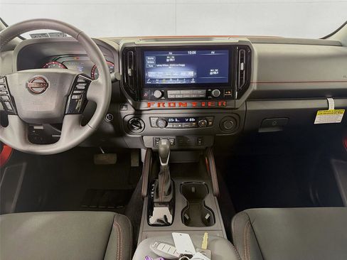 Used 2025 Nissan Frontier PRO-4X w/ Pro Convenience Package AWD/4WD image 23